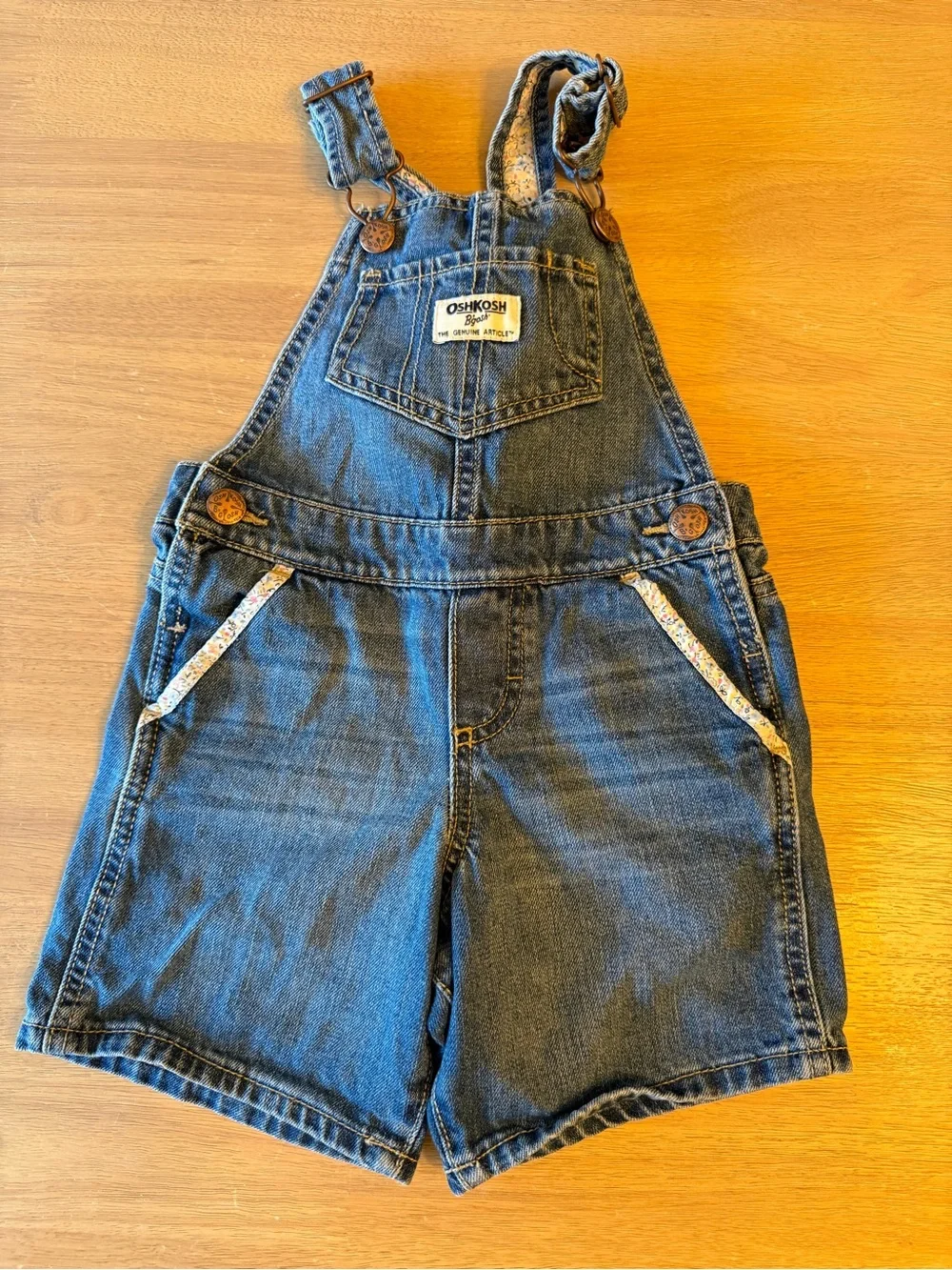 oshkosh bgosh girl blue jean and floral shorts Size 2T